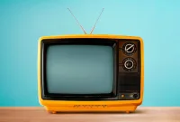 Gambar TV Melebar Ke atas